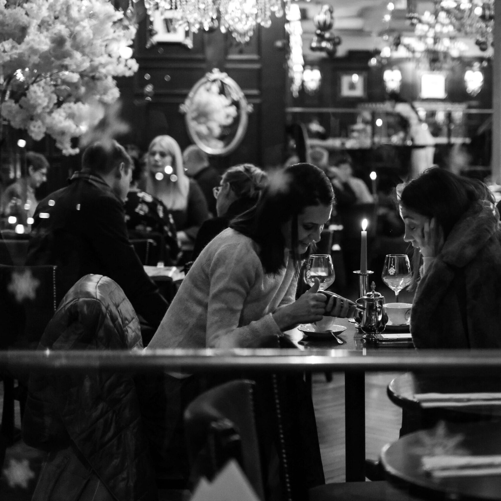 Interior shot of the French restaurant L'Antagoniste in Bedford-Stuyvesant near The Refuge Brooklyn